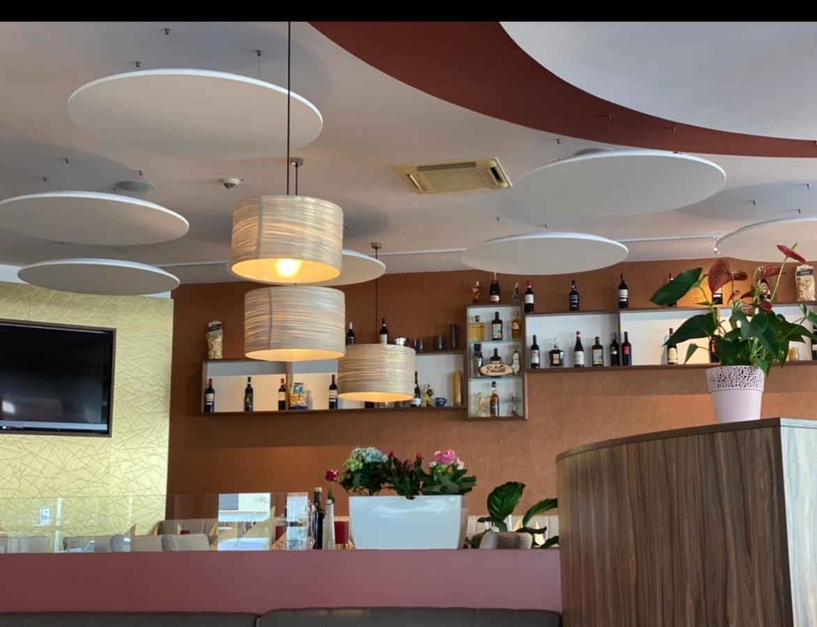 Hotel Toscana Borna Exterior photo